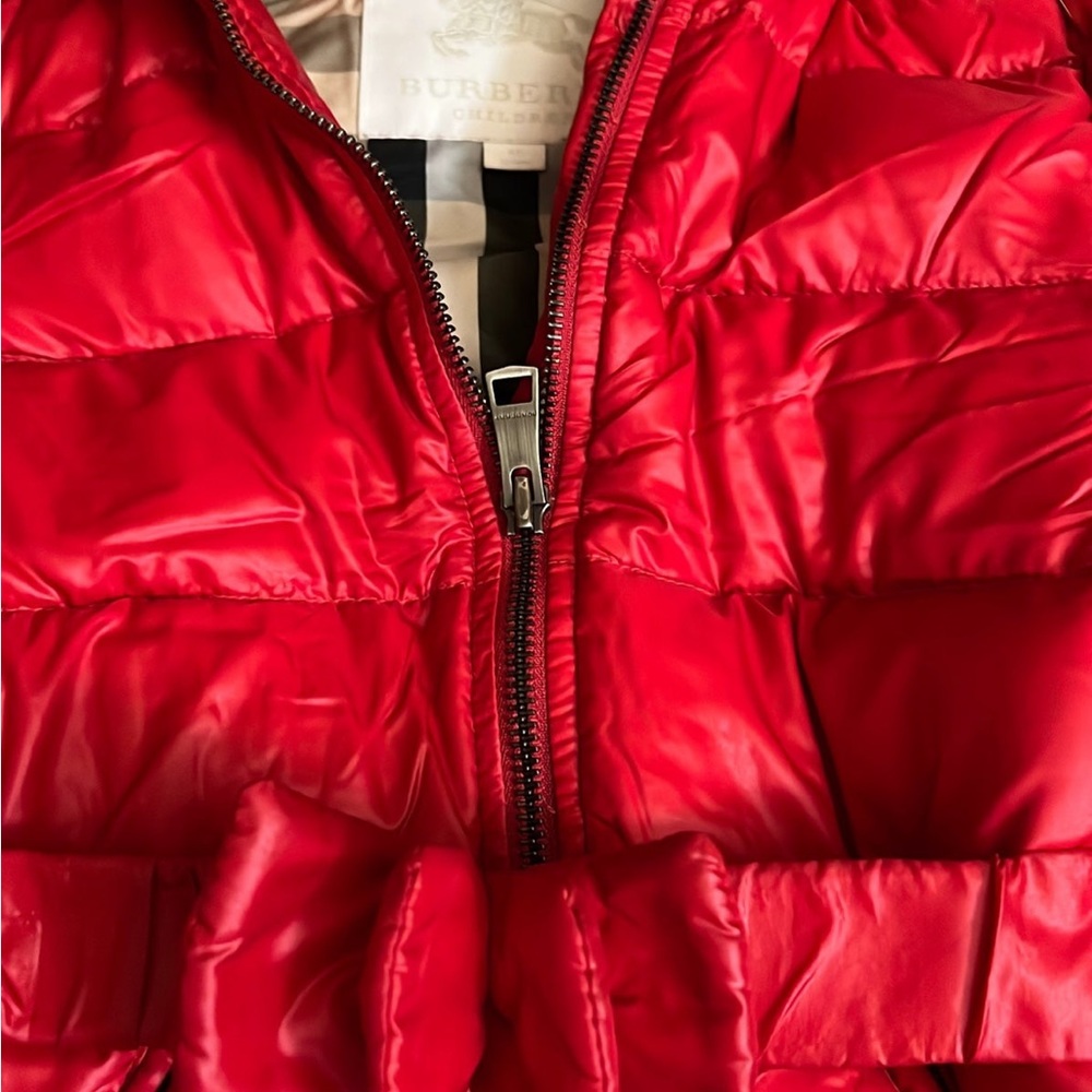 butberry kids Coat hat/fur/ both detachable. - Picture 3 of 8